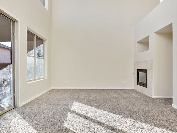 4th image of 2829 White Peaks Ave