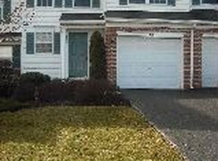 203 Red Rock Cir, Royersford, PA 19468