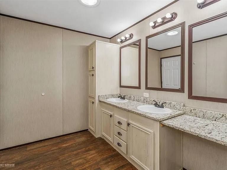 132 Nelson Dr — Photo 10
