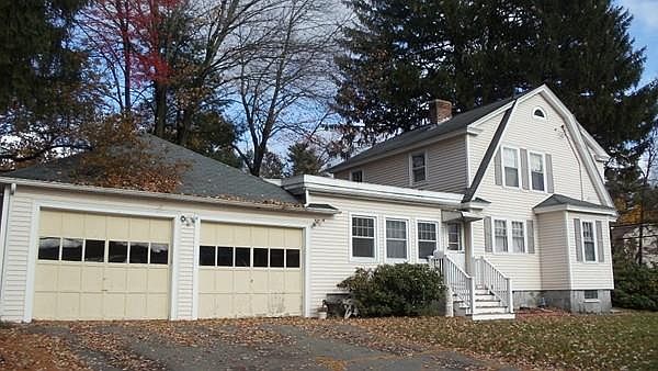 2nd image of 200 Pleasant St