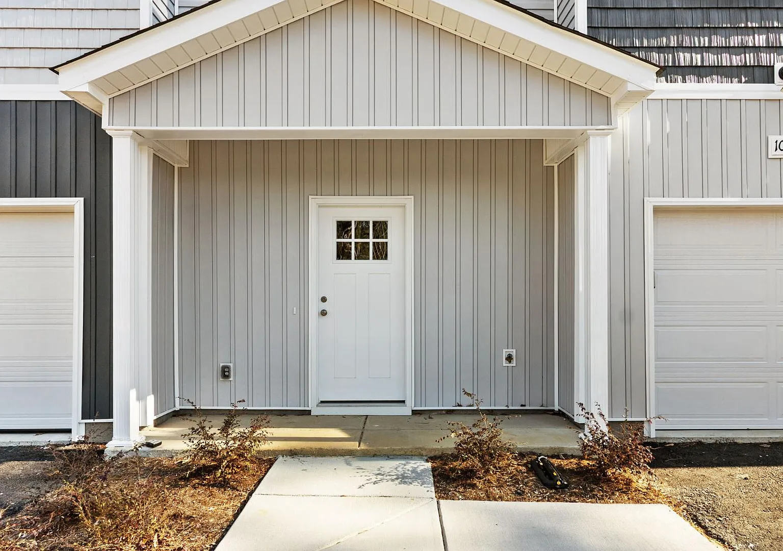 1010 Laurel St — Photo 2