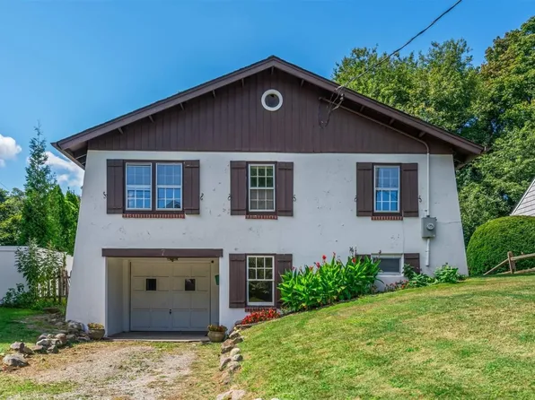 7 Ash Place, Huntington, NY 11743