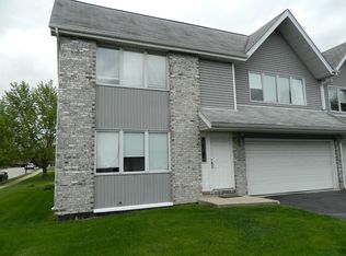 725 Newcastle Dr, Schererville, IN 46375