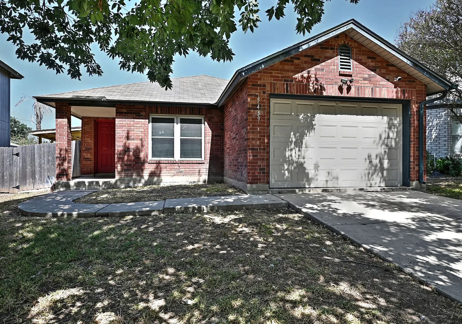 One Story Home | Open Concept | Freshly Painted | Near 1604 & Ih35 — Photo 2