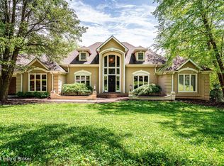 2701 Poplar Hill Ct, Indian Hills, KY 40207