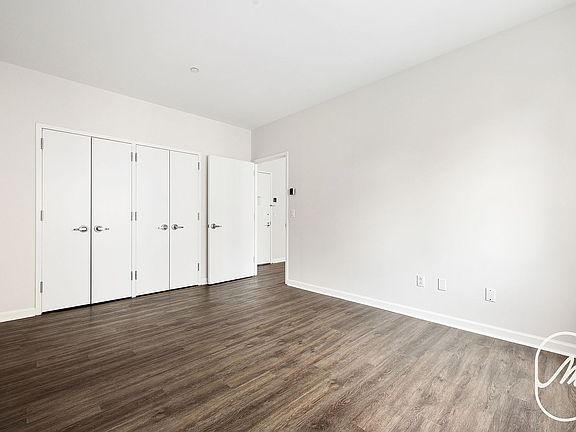 5th image of 15 Park Row #9L