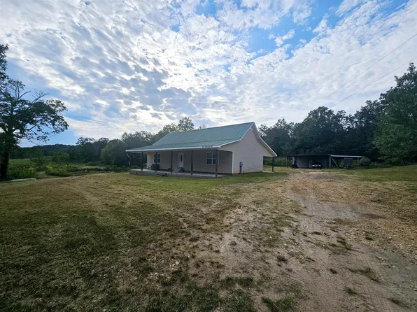 556 Futral Dr, Franklin, GA 30217