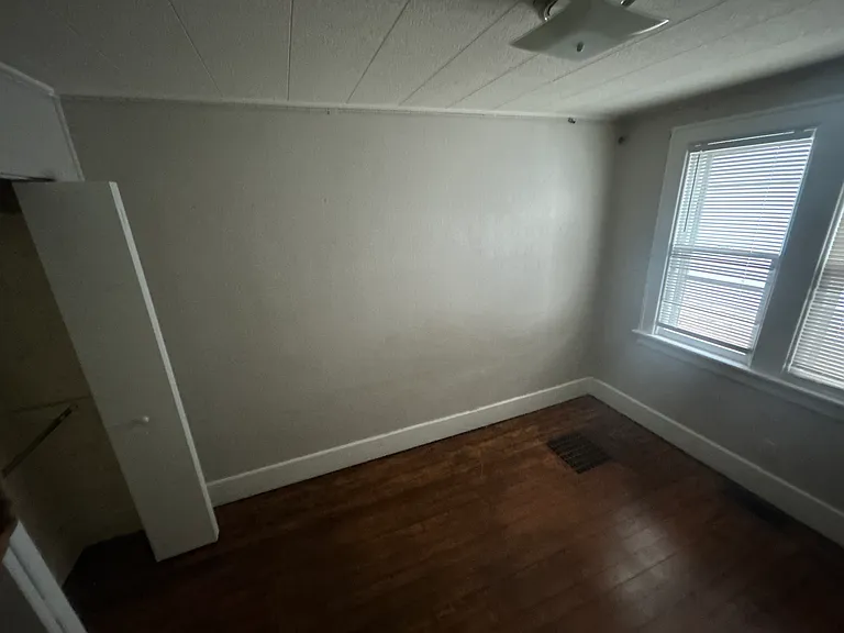 7 E Noble Ave #1 — Photo 3