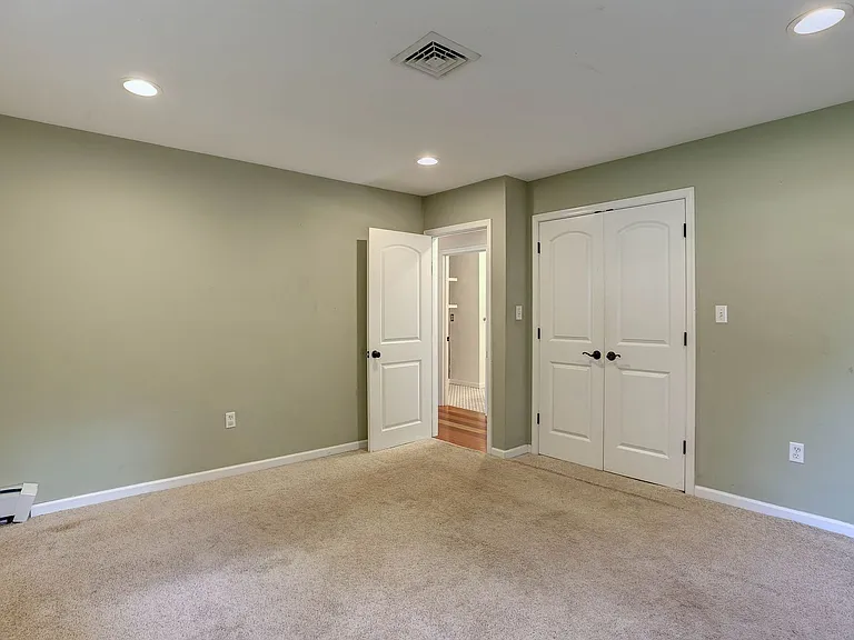 1735 Maple Ave — Photo 14