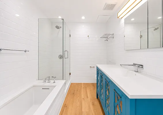 Bathroom, photo 2