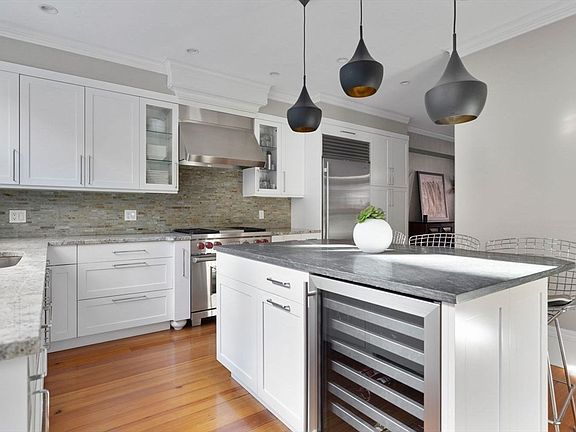 4th image of 48 Appleton St