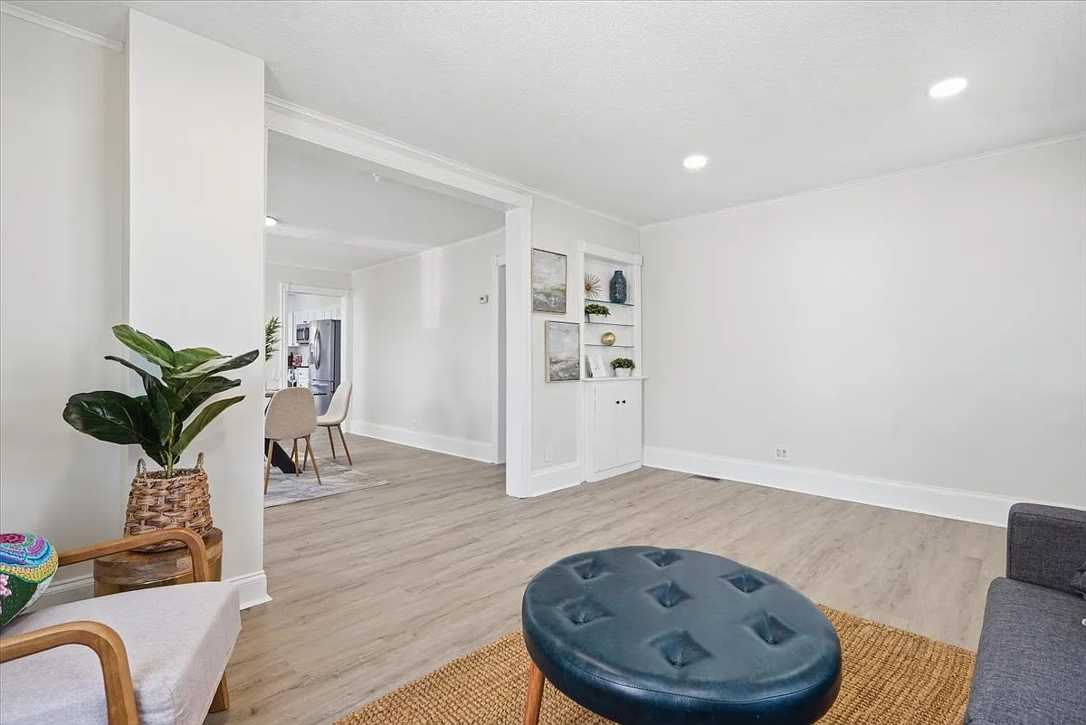 3 bed, 1535 sqft, $2,195 — Photo 3