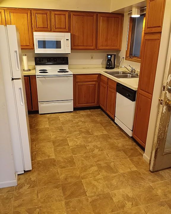 2nd image of 3600 W 24th St