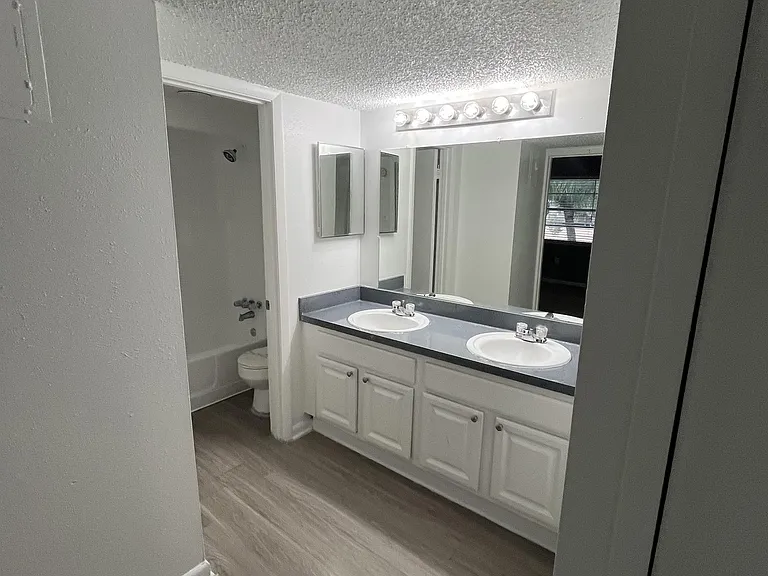 2565 N Alafaya Trl #128 — Photo 10