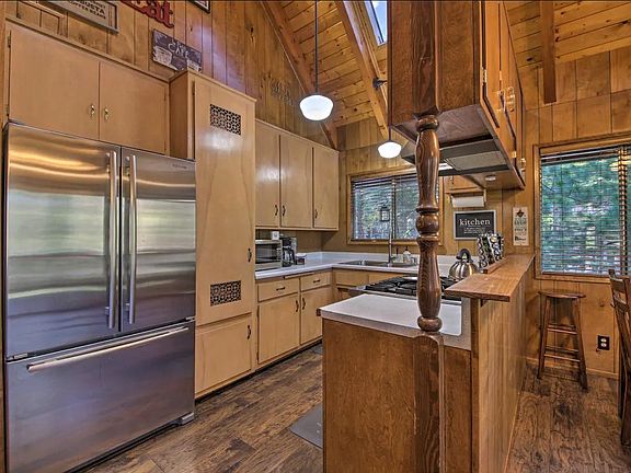 5th image of 263 Arrow Wood Dr