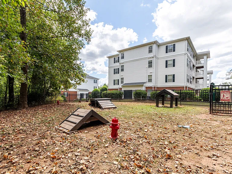 SomerHill Farms Apartments — Photo 18