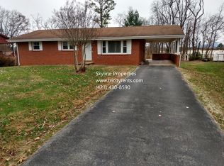 302 Oak Glen Cir, Johnson City, TN 37604