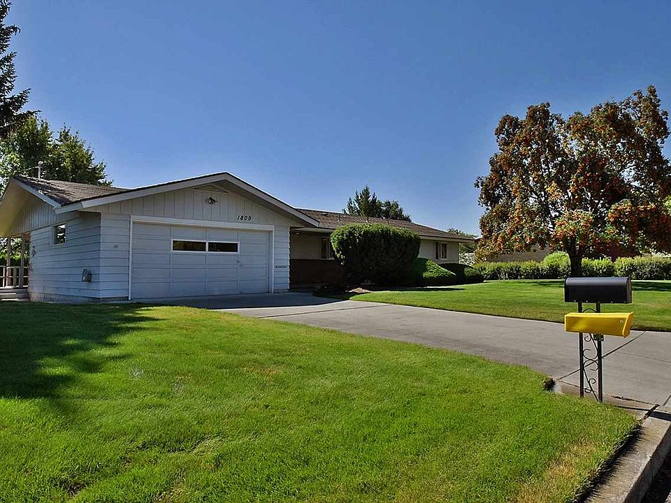 1st image of 1809 S Airpark Dr