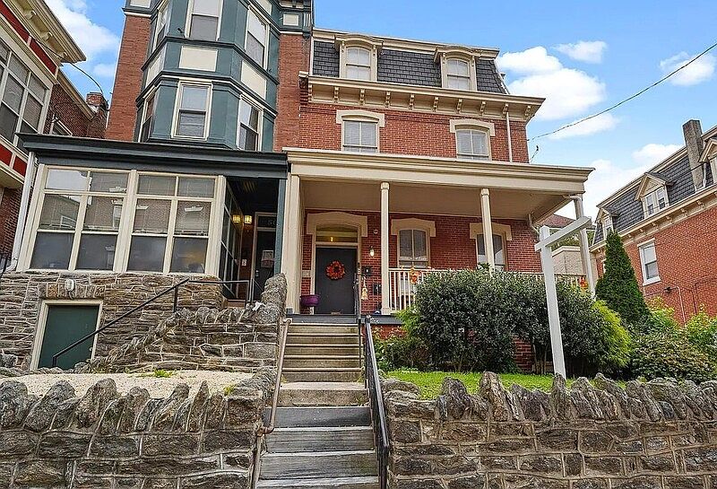1st image of 510 W Queen Ln #2
