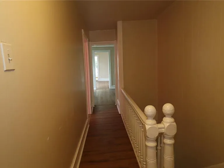 215 W Coal St — Photo 18