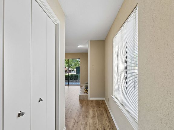 3rd image of 1121 Signal Ridge Pl