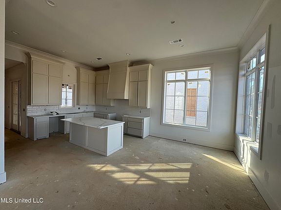 4th image of 135 Water St