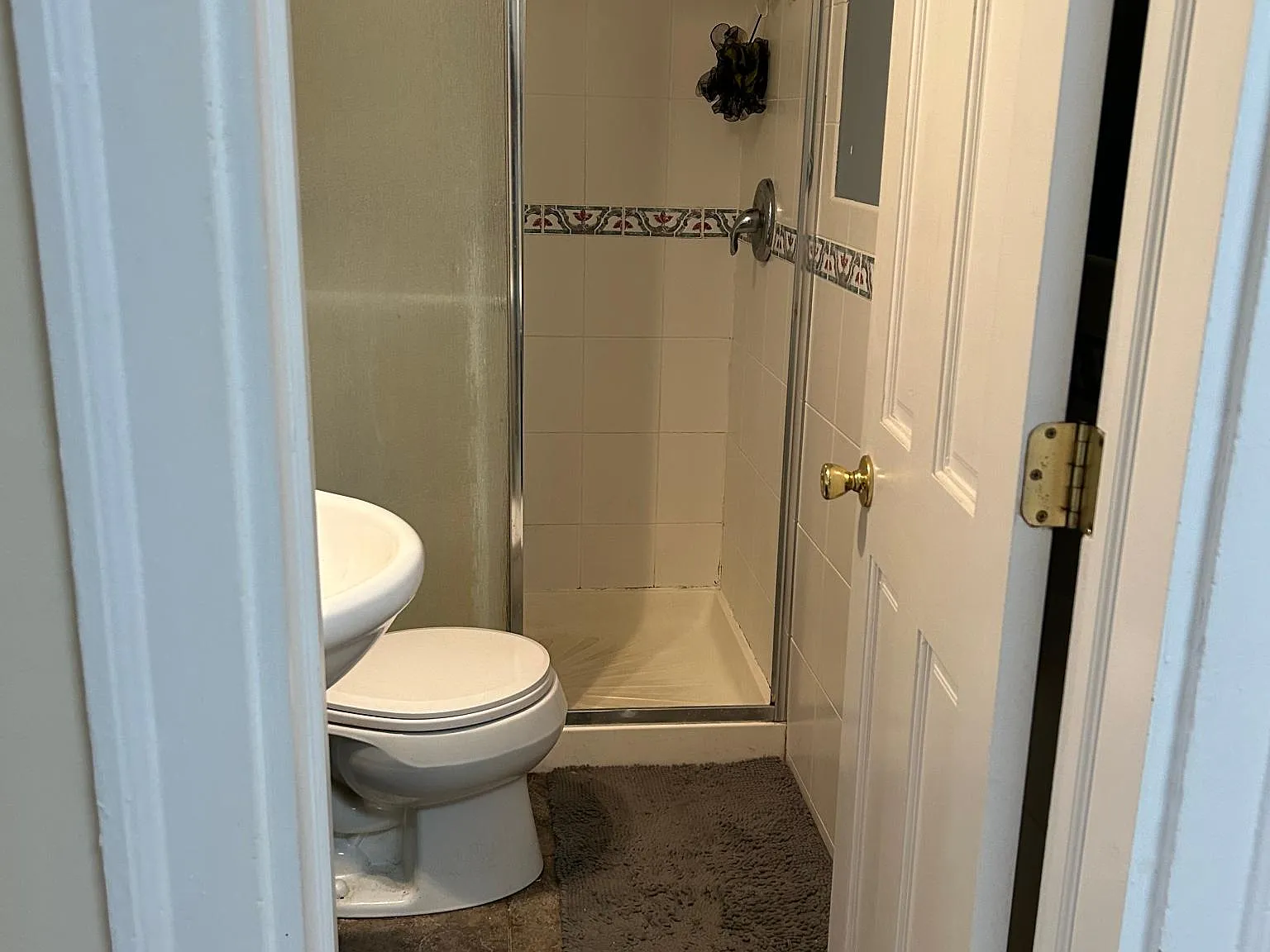 3 bed, $2,100 — Photo 4