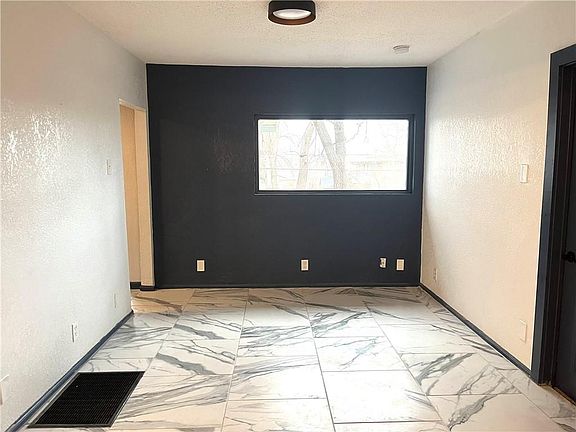 3rd image of 5344 Garfield Ave