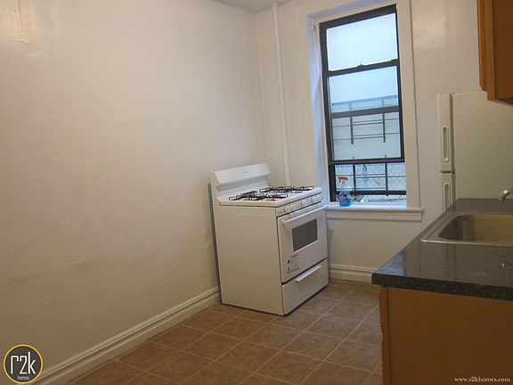 3rd image of 3921 65th Pl APT 1B