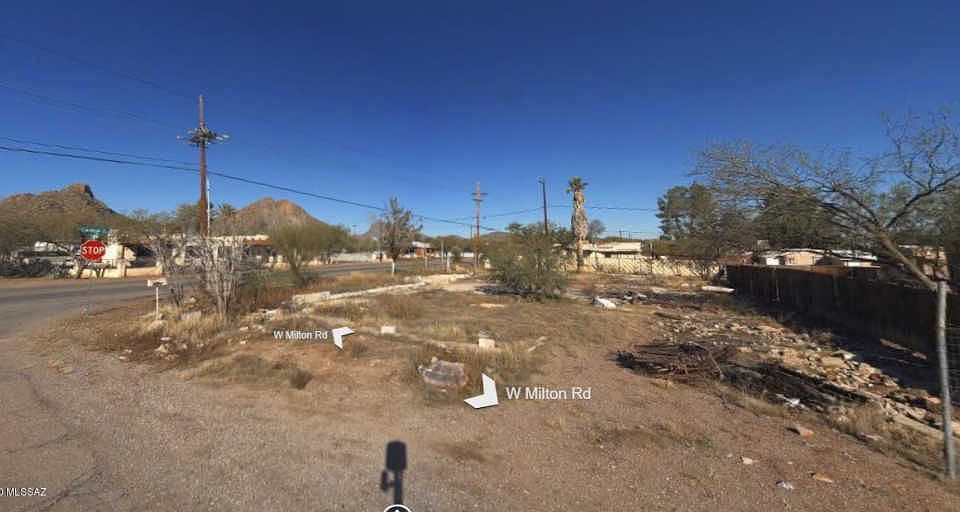 2nd image of 2872 W Milton Rd