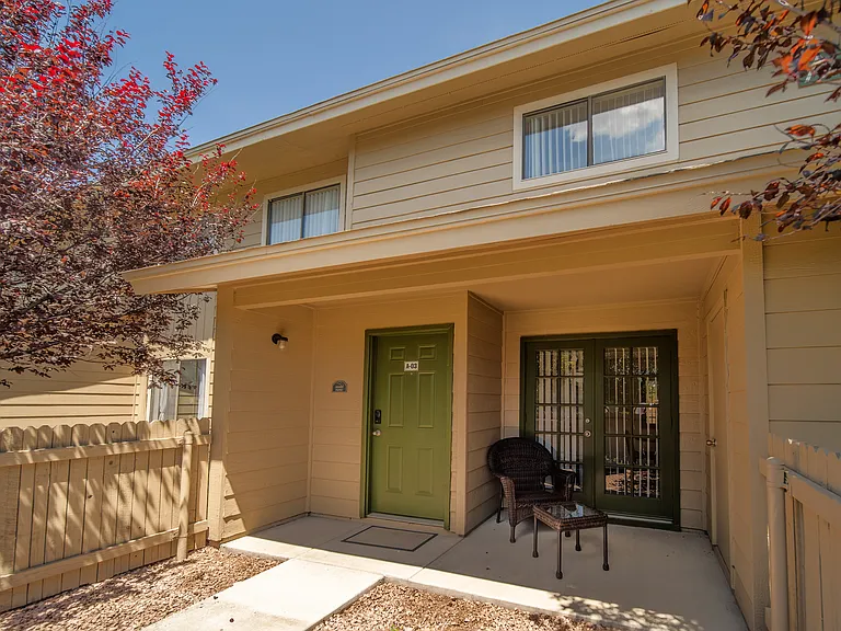 Country Club Meadows Apartments — Photo 24