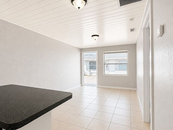 3rd image of 3240 Dora St