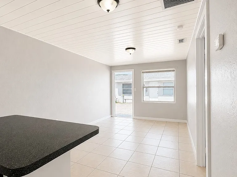 3240 Dora St — Photo 3