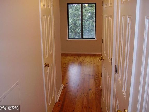 4th image of 1213 N Nash St