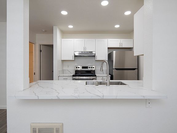 5th image of 4739 Mansfield St APT 2