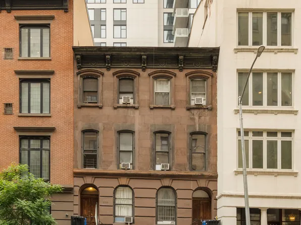 206 East 35th Street image 1 of 7
