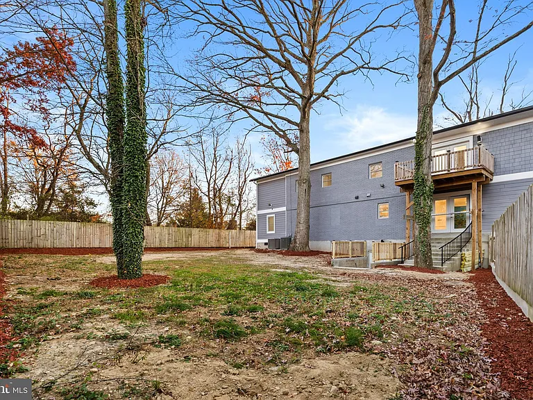 6218 Suitland Rd — Photo 48