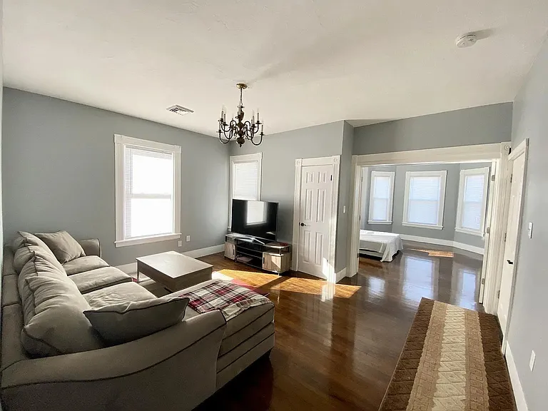 195 Lincoln St #3 — Photo 6
