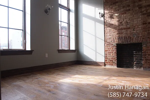 Rented by EXR | media 9