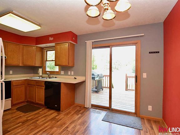 4th image of 990 N 52nd St