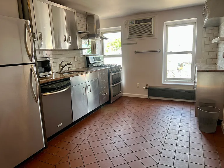575 Union St #3 — Photo 12