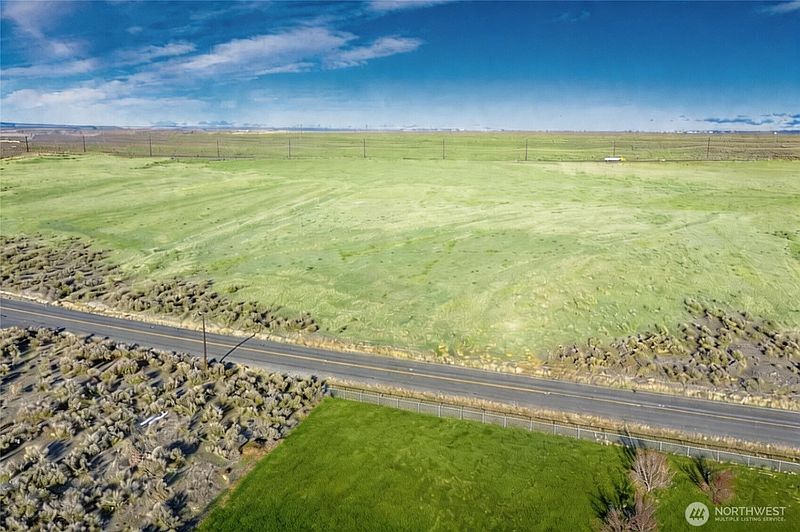 4th image of 9989 NE Neppel Road
