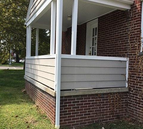 Awesome side porch