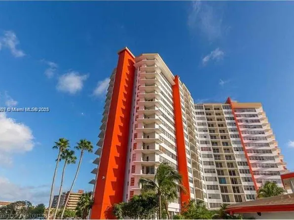 1351 NE Miami Gardens Dr #Penthouse 13e, Miami, FL 33179