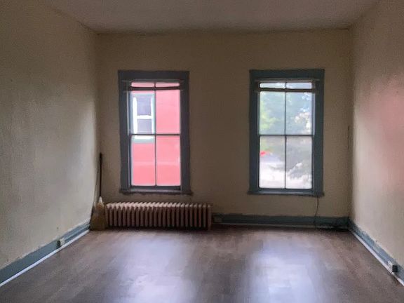 4th image of 10 Division St #2