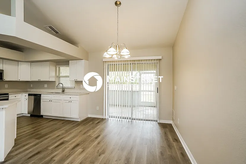 1154 NW 27th Ave — Photo 3