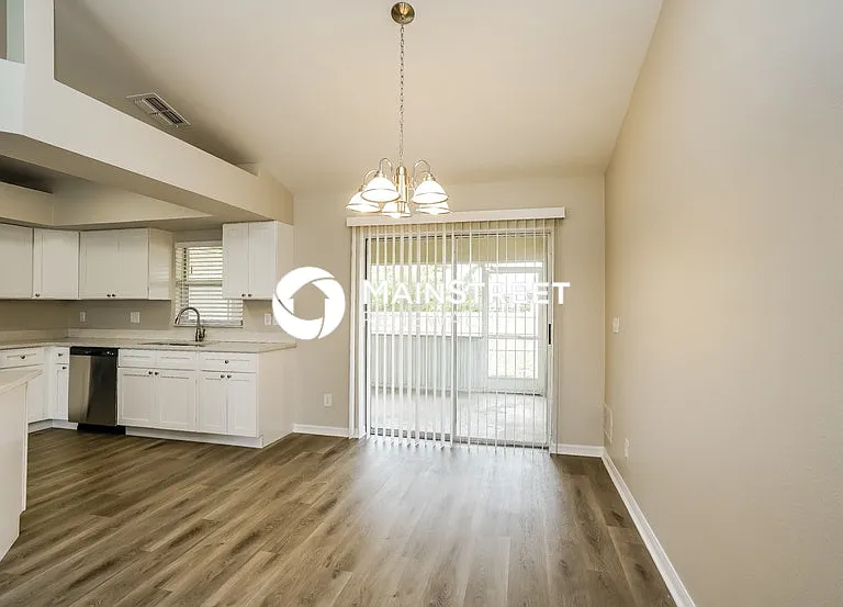 1154 NW 27th Ave — Photo 4