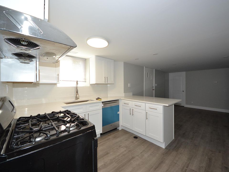1st image of 3257 S Emerald Ave