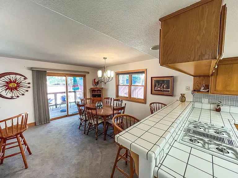 920 Tanglewood Dr — Photo 13