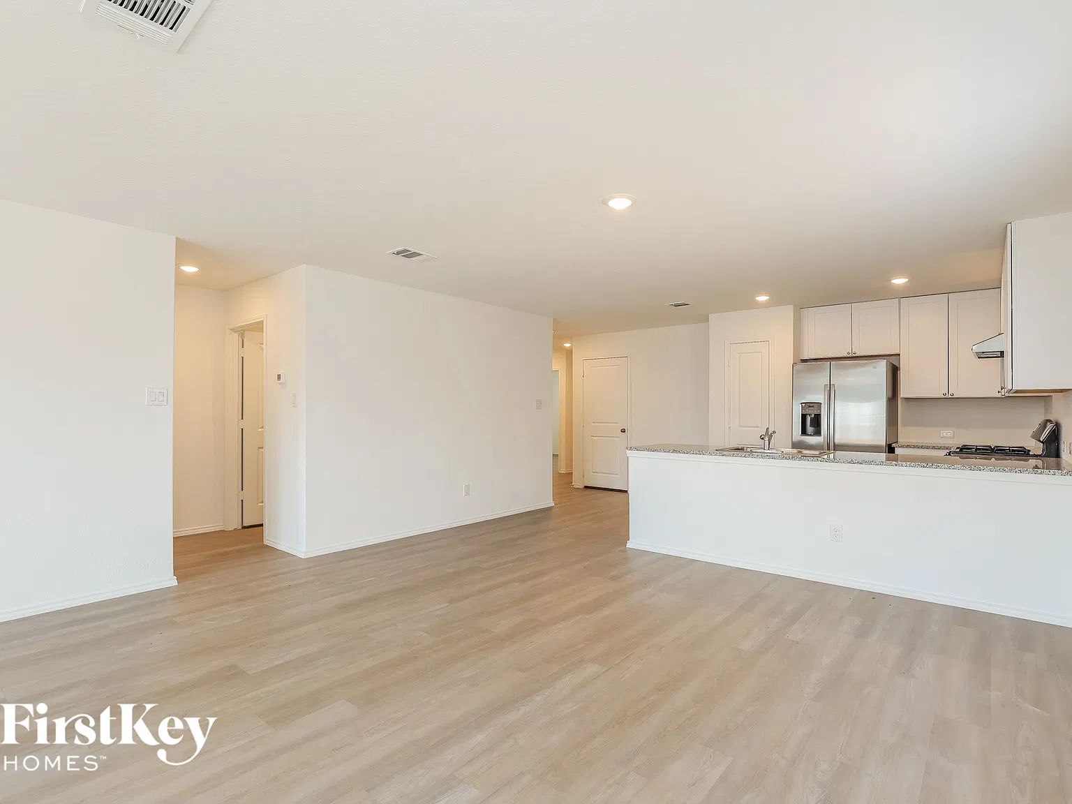3 bed, 2.0 bath, 1474 sqft, $1,465 — Photo 3